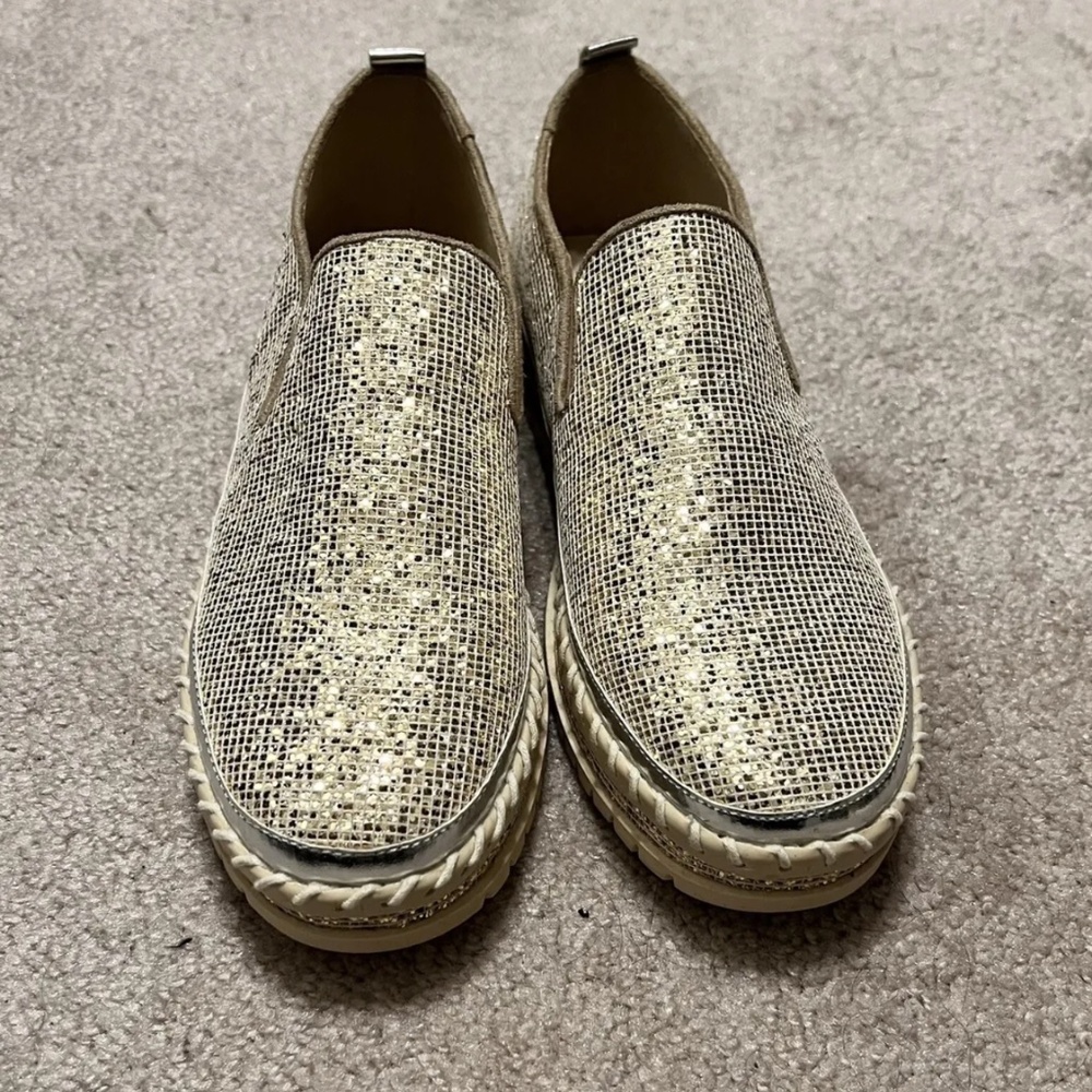 Shoe - Picture 7 of 12